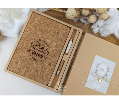 Caderno cortiça + caneta personalizado - Educar/ensinar/auxiliar com amor