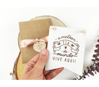 mini placa A MELHOR MÃE + embalagem com etiqueta de madeira