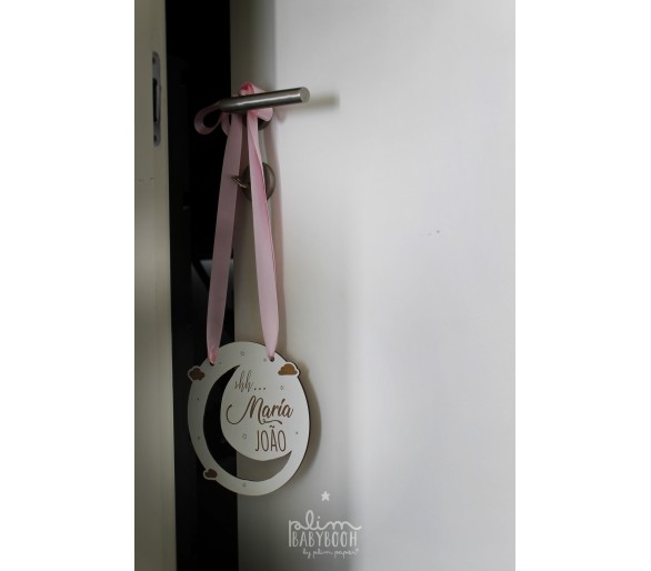 placa shh dorme bem