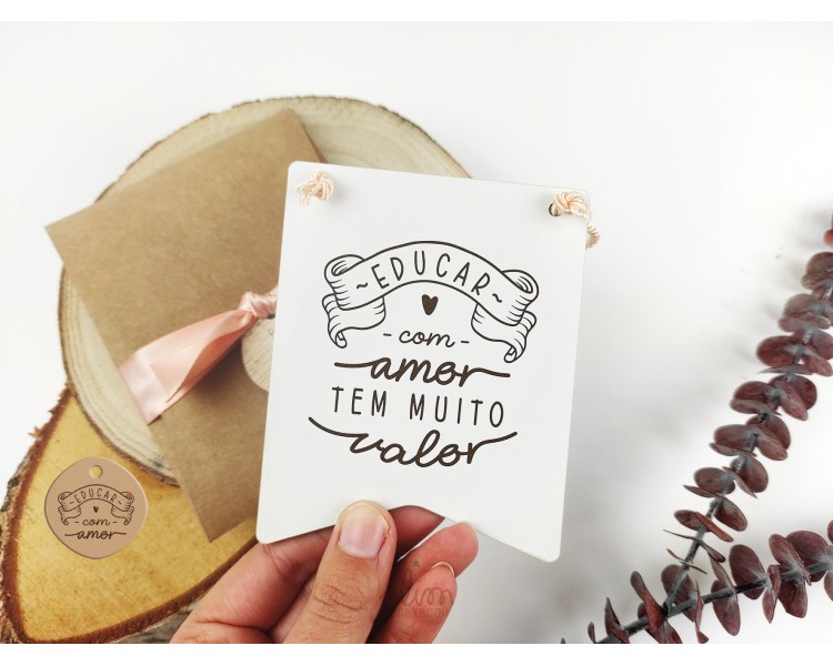 mini placa A MELHOR MADRINHA+ embalagem com etiqueta de madeira
